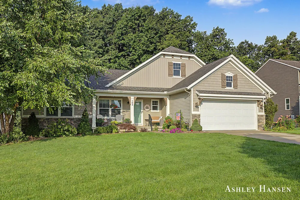163 Dogwood Drive NE Rockford, MI 49341