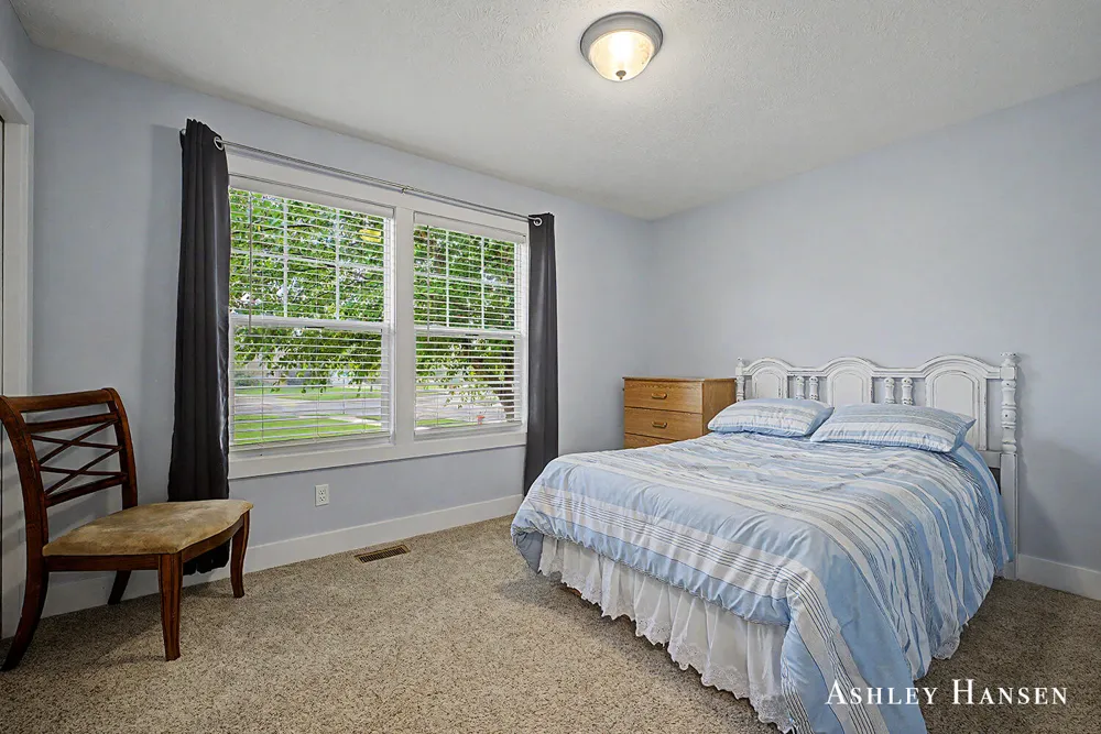 163 Dogwood Drive NE Rockford, MI 49341