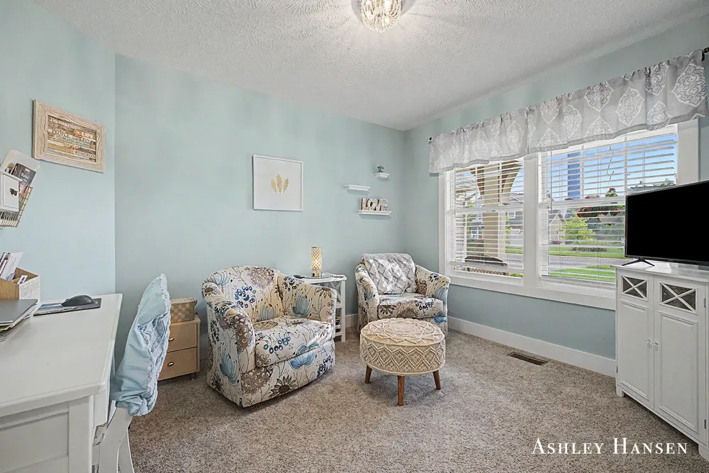 163 Dogwood Drive NE Rockford, MI 49341