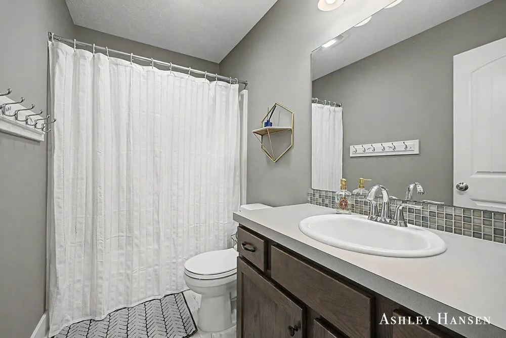 163 Dogwood Drive NE Rockford, MI 49341