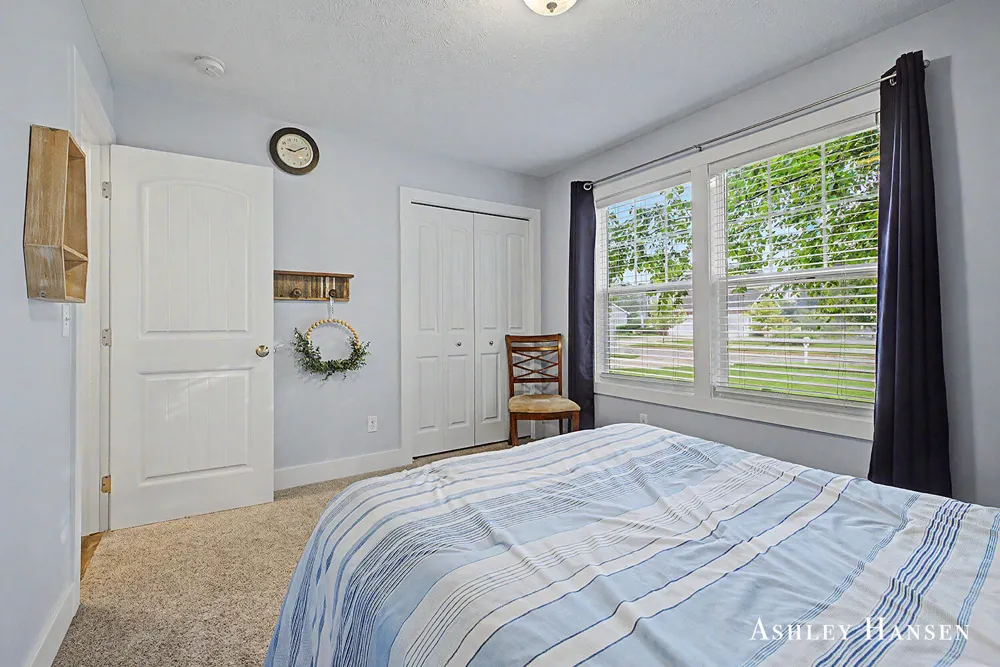 163 Dogwood Drive NE Rockford, MI 49341