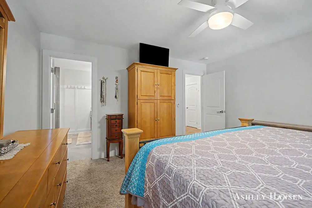 163 Dogwood Drive NE Rockford, MI 49341