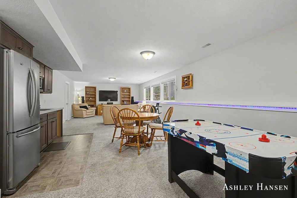 163 Dogwood Drive NE Rockford, MI 49341
