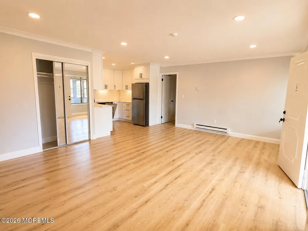 105 Amberly Drive #D Manalapan, NJ 07726