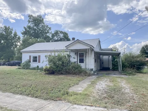 617 E Main St