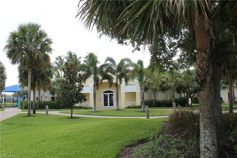 2736 Lambay Court Cape Coral, FL 33991