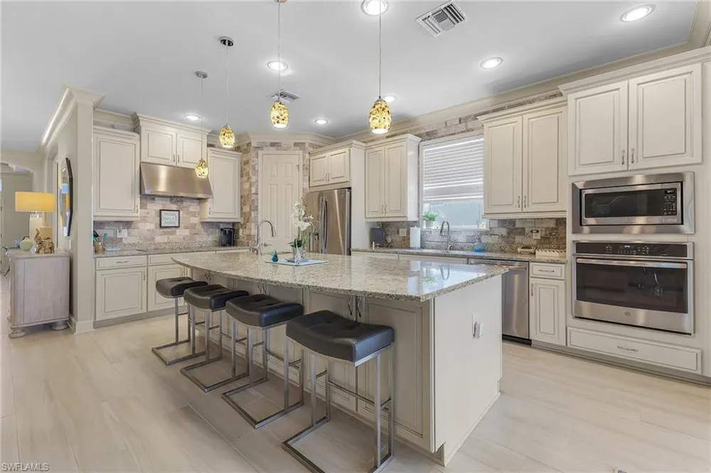 2736 Lambay Court Cape Coral, FL 33991