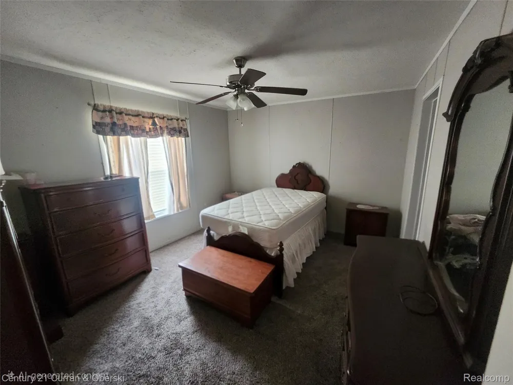 43104 Riviera Avenue Sterling Heights City, MI 48314