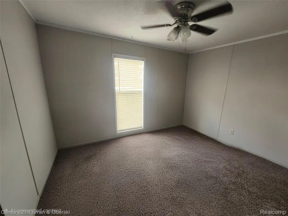 43104 Riviera Avenue Sterling Heights City, MI 48314