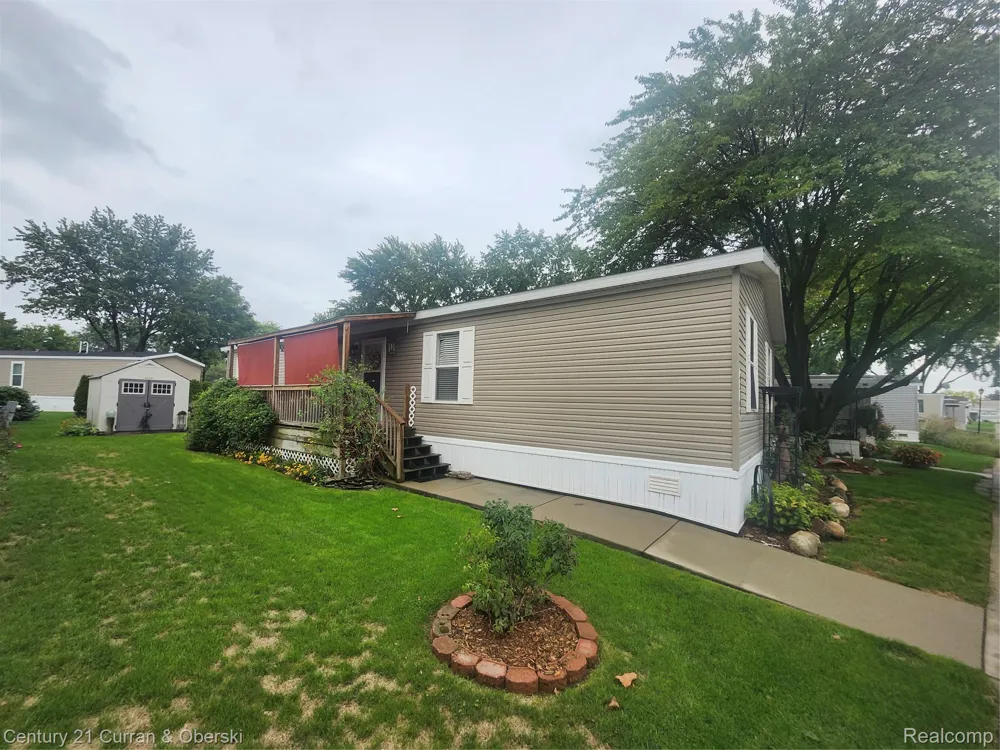 43104 Riviera Avenue Sterling Heights City, MI 48314
