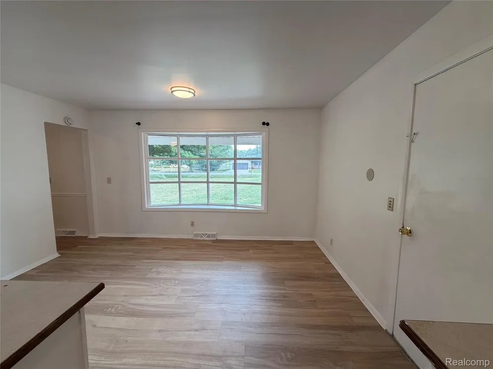 5347 Mapletree Drive Flint Charter Township, MI 48532