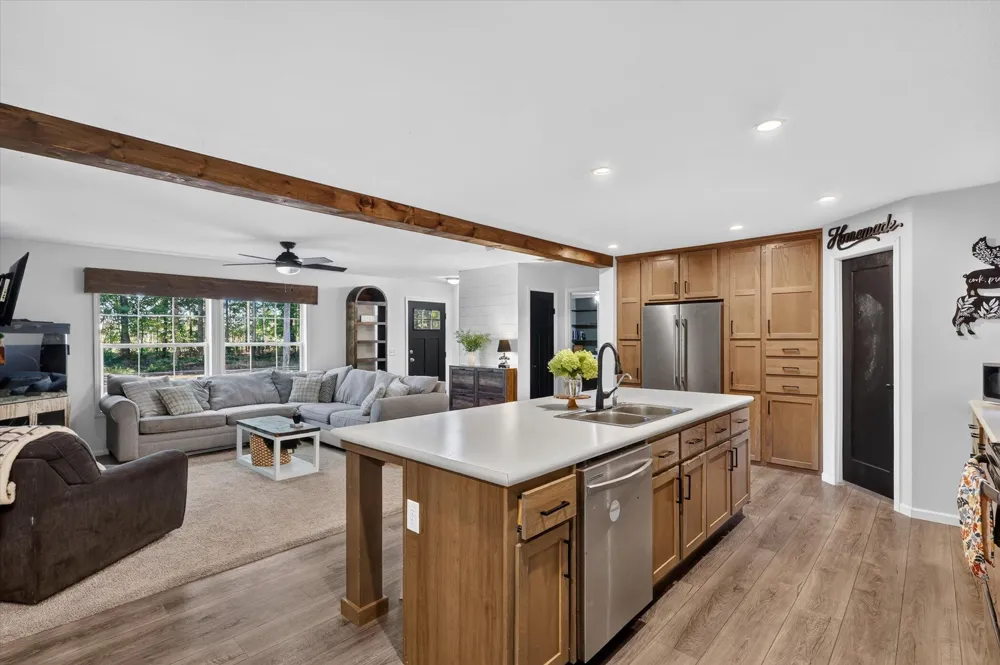 9633 W Howard City Edmore Cato Township, MI 48850