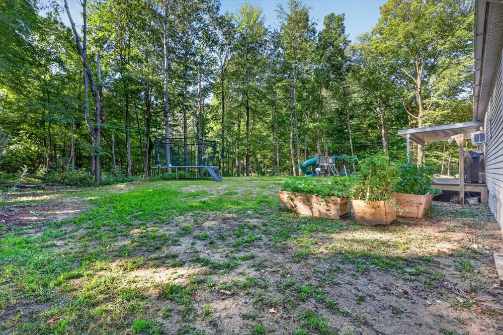 9633 W Howard City Edmore Cato Township, MI 48850