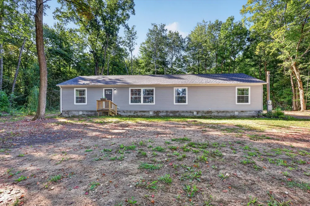 9633 W Howard City Edmore Cato Township, MI 48850