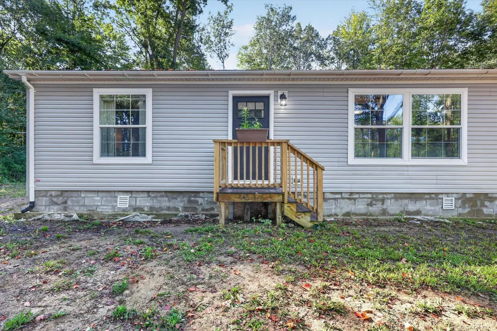 9633 W Howard City Edmore Cato Township, MI 48850