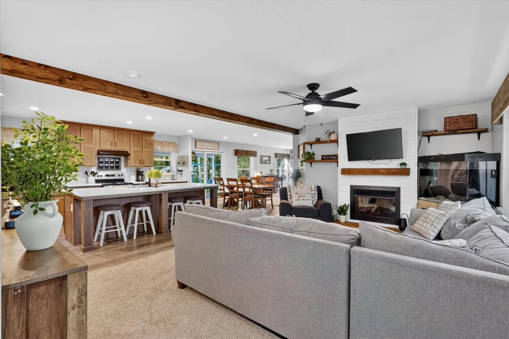 9633 W Howard City Edmore Cato Township, MI 48850