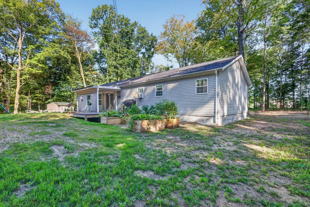 9633 W Howard City Edmore Cato Township, MI 48850