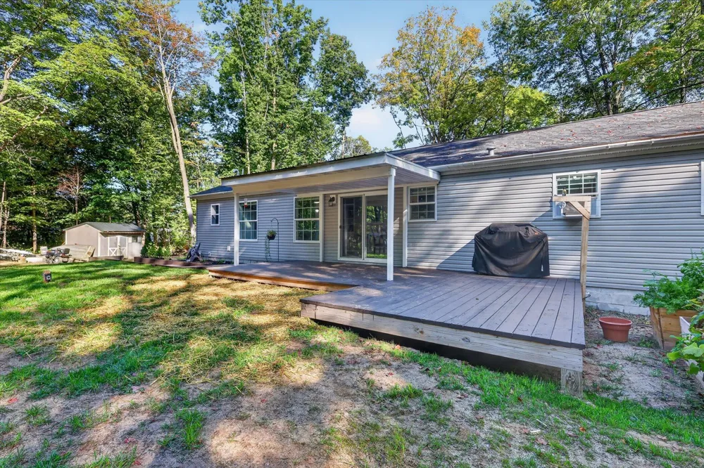 9633 W Howard City Edmore Cato Township, MI 48850