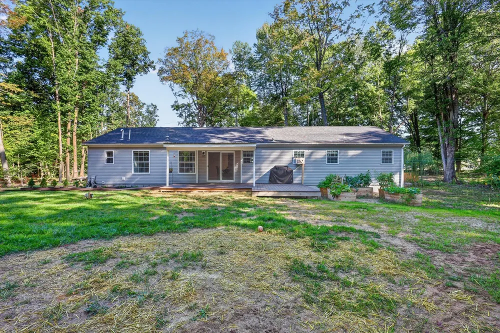 9633 W Howard City Edmore Cato Township, MI 48850