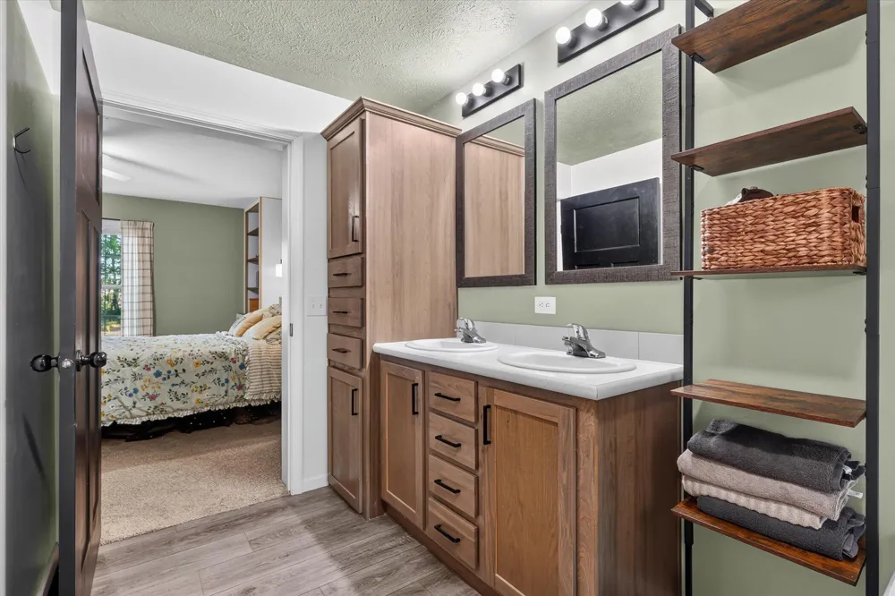 9633 W Howard City Edmore Cato Township, MI 48850