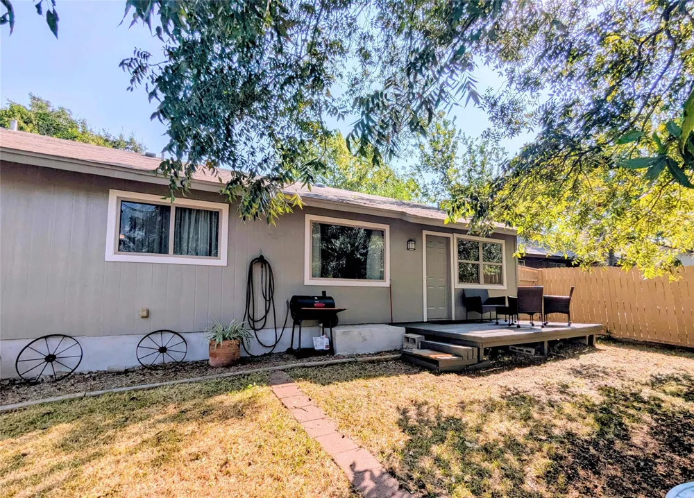 2423 Village Walk Austin, TX 78744