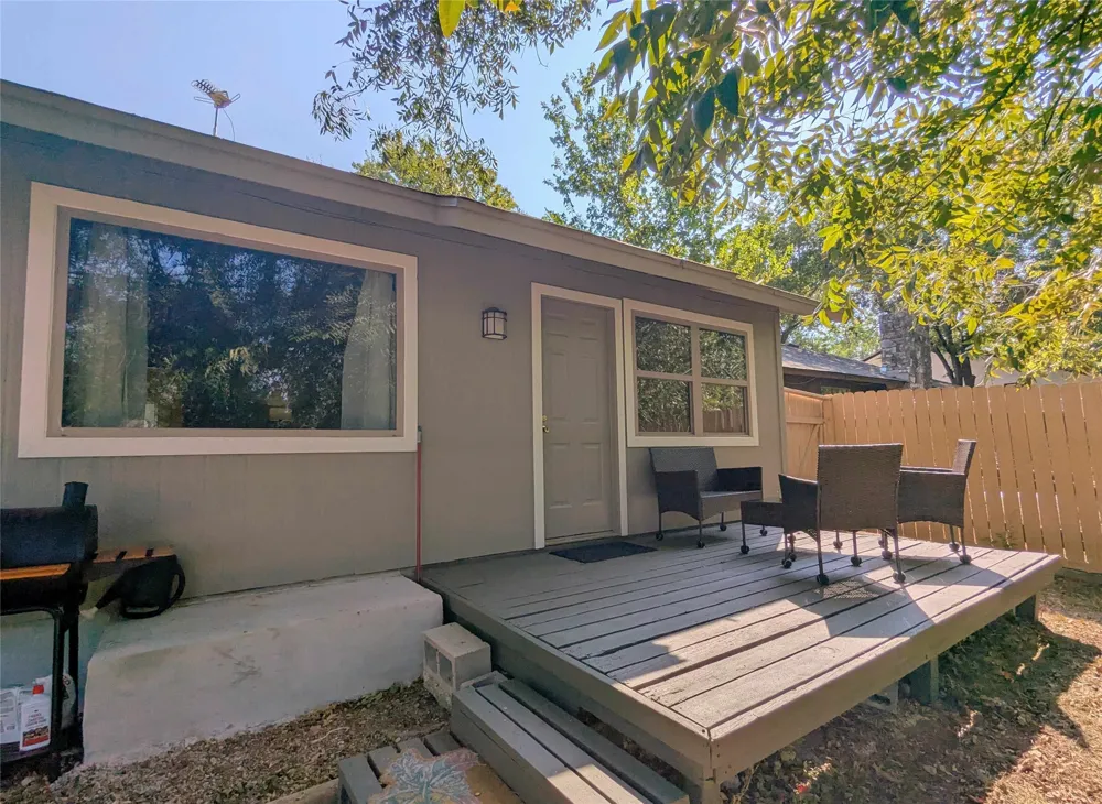 2423 Village Walk Austin, TX 78744