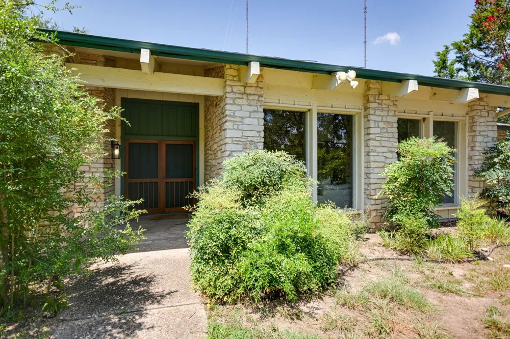2412 Deer Pass Austin, TX 78746