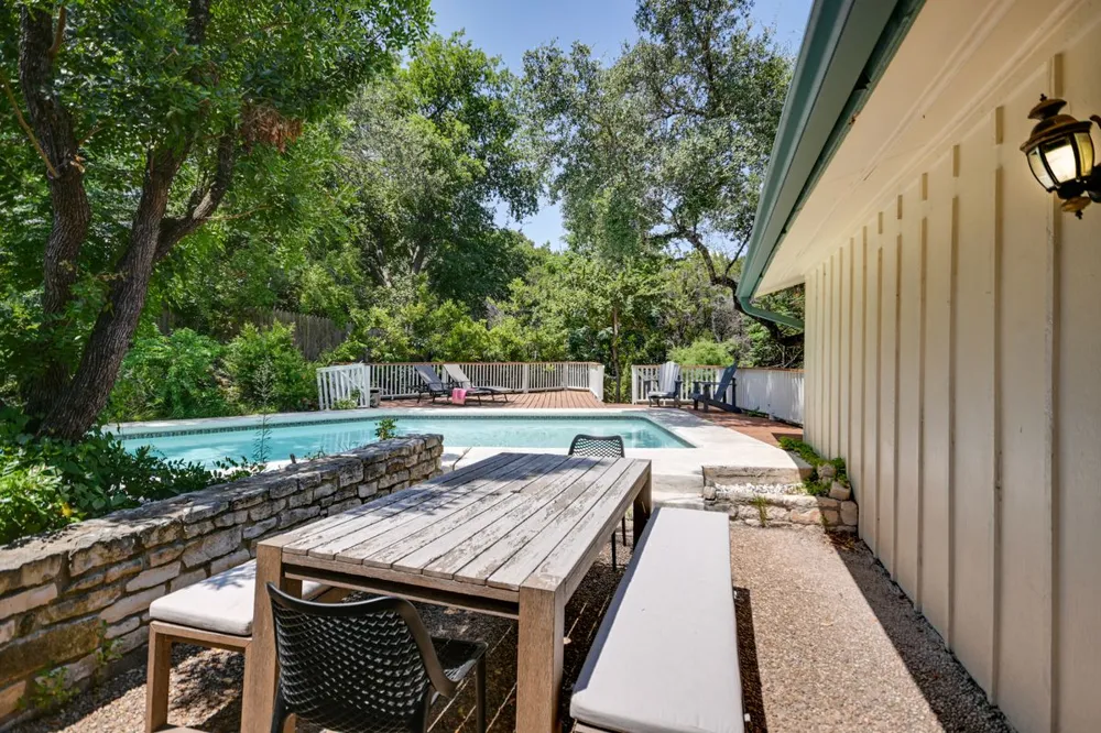 2412 Deer Pass Austin, TX 78746