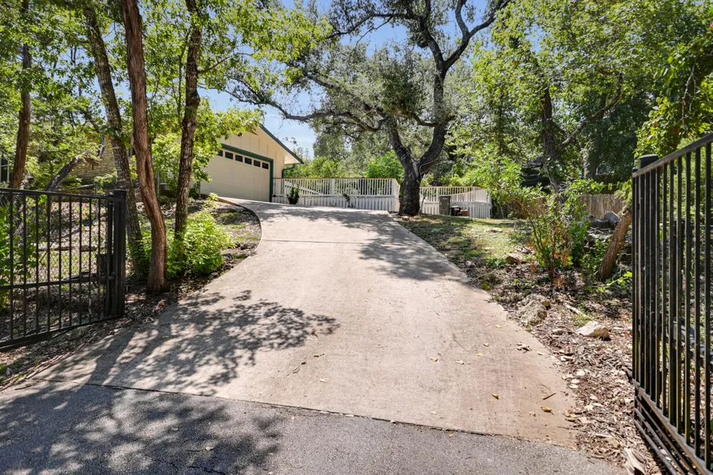 2412 Deer Pass Austin, TX 78746