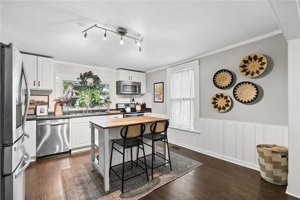 2152 Forrest Place NW Atlanta, GA 30318