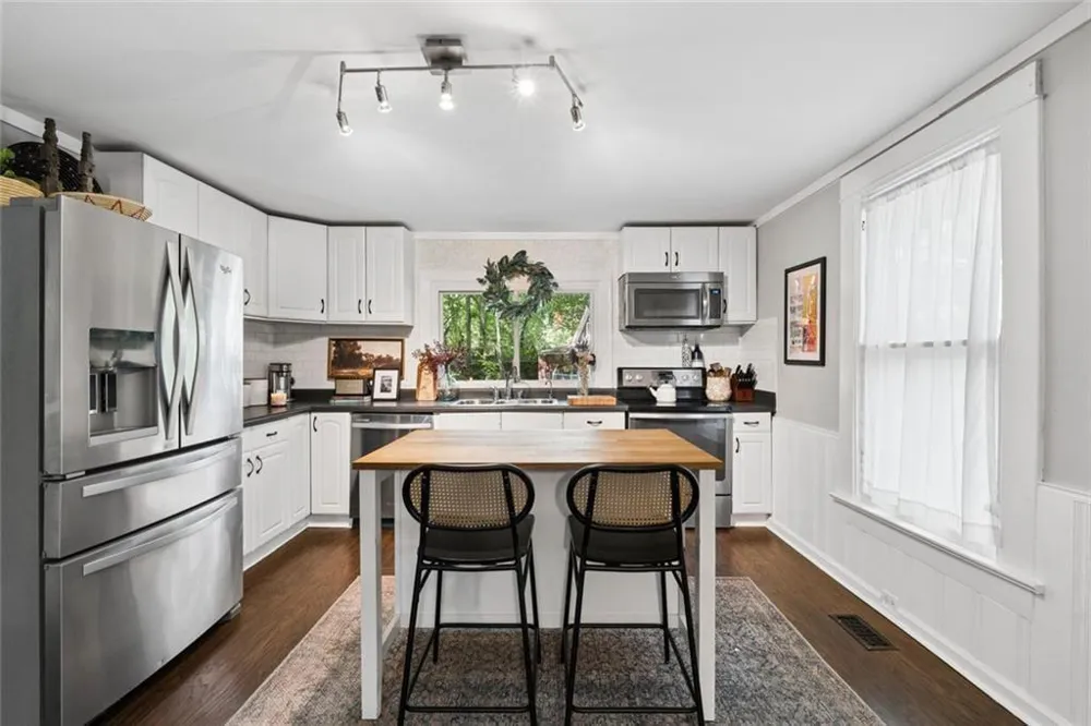 2152 Forrest Place NW Atlanta, GA 30318