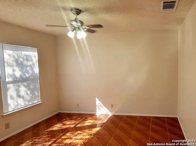 9411 DE SAPIN San Antonio, TX 78254
