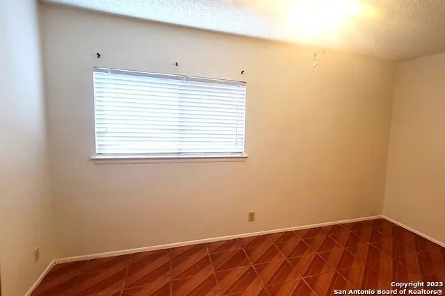 9411 DE SAPIN San Antonio, TX 78254