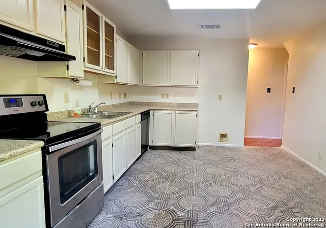 9411 DE SAPIN San Antonio, TX 78254
