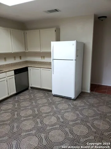9411 DE SAPIN San Antonio, TX 78254
