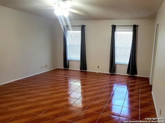 9411 DE SAPIN San Antonio, TX 78254