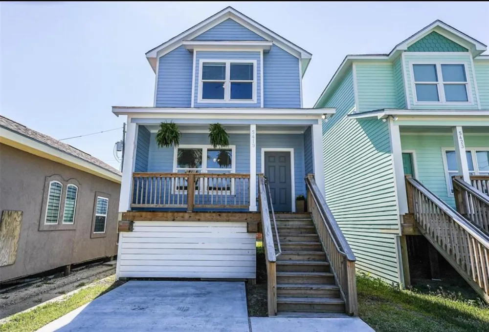 5419 Avenue N 1/2 Galveston, TX 77551