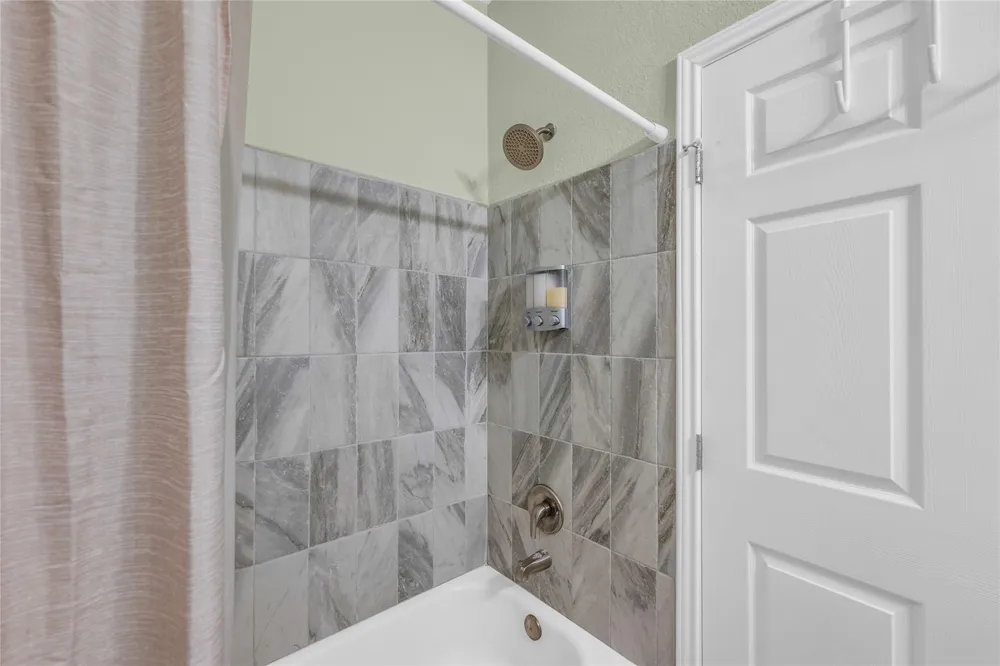 5419 Avenue N 1/2 Galveston, TX 77551