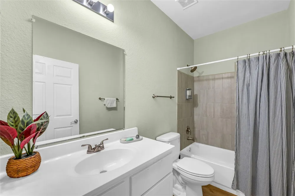5419 Avenue N 1/2 Galveston, TX 77551