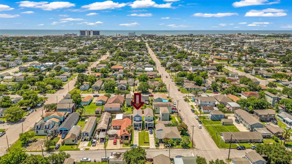 5419 Avenue N 1/2 Galveston, TX 77551