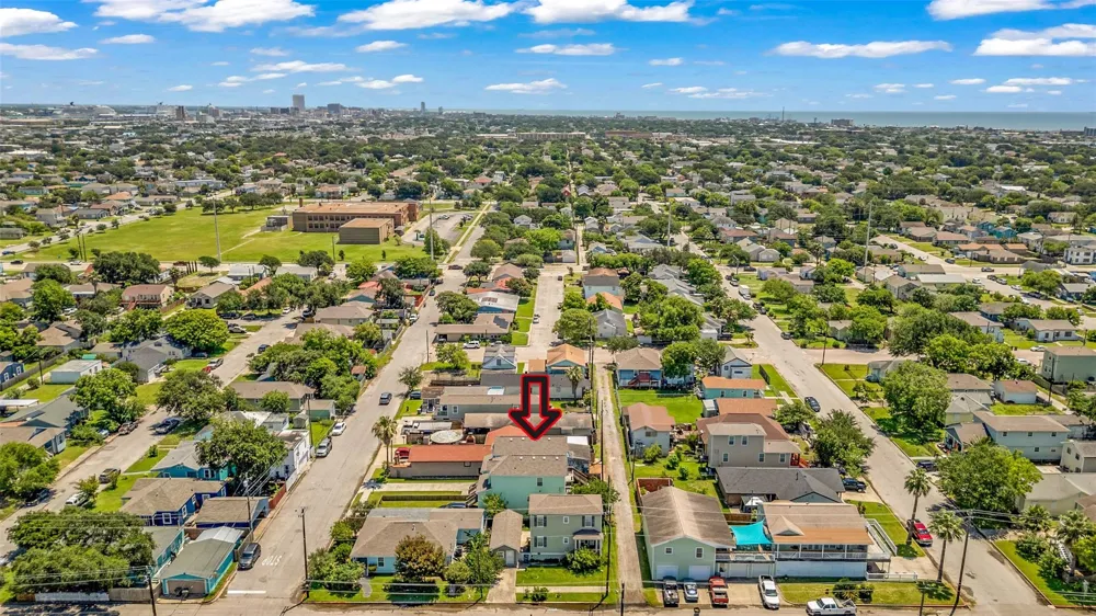 5419 Avenue N 1/2 Galveston, TX 77551