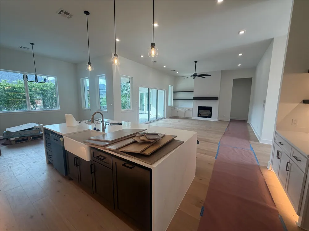 339 W Shore Lane Montgomery, TX 77356