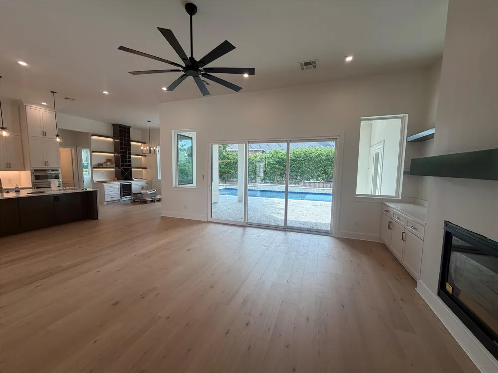 339 W Shore Lane Montgomery, TX 77356