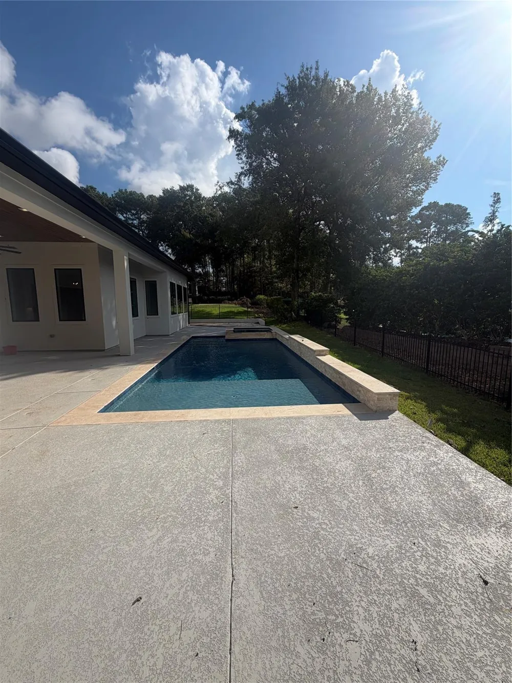 339 W Shore Lane Montgomery, TX 77356