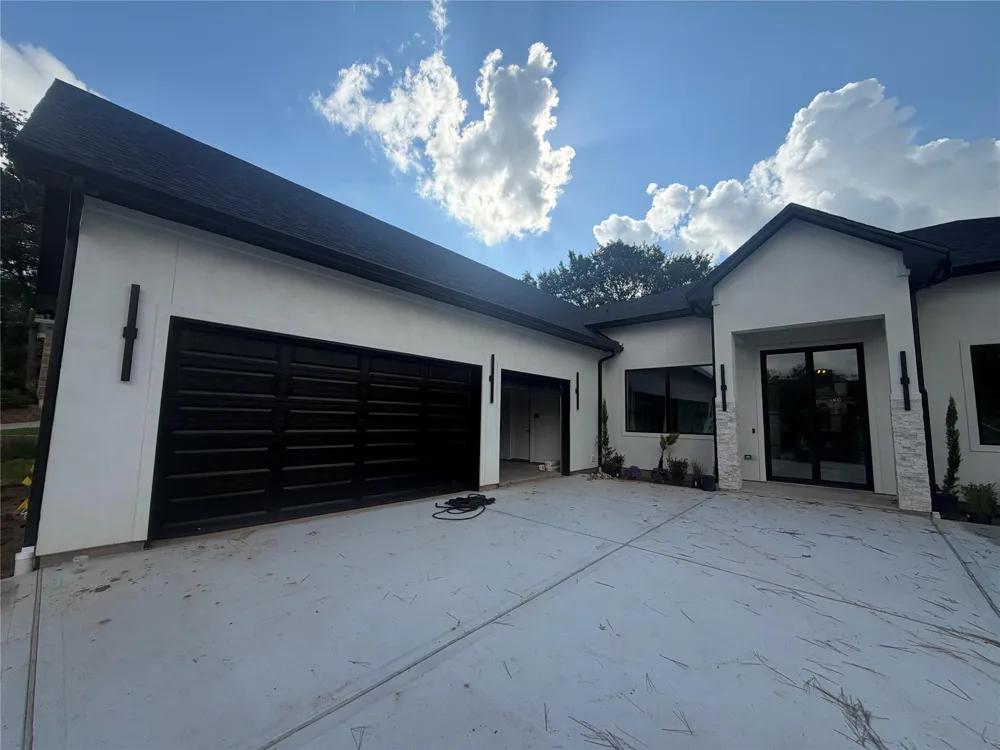 339 W Shore Lane Montgomery, TX 77356