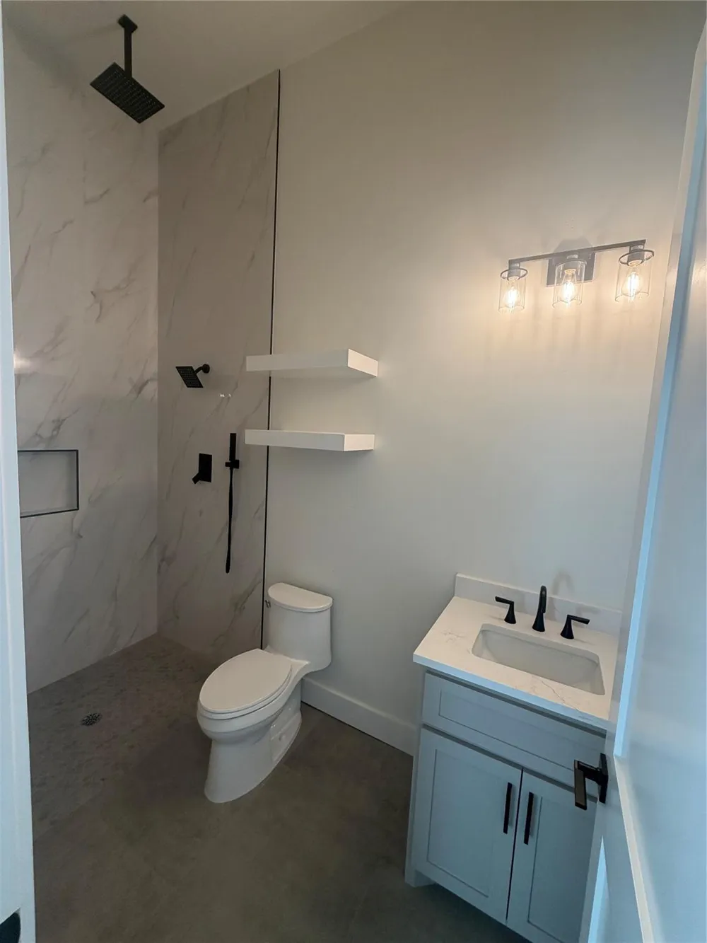 339 W Shore Lane Montgomery, TX 77356