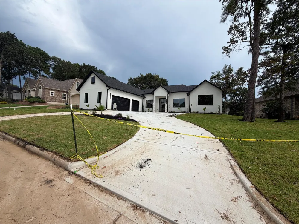 339 W Shore Lane Montgomery, TX 77356