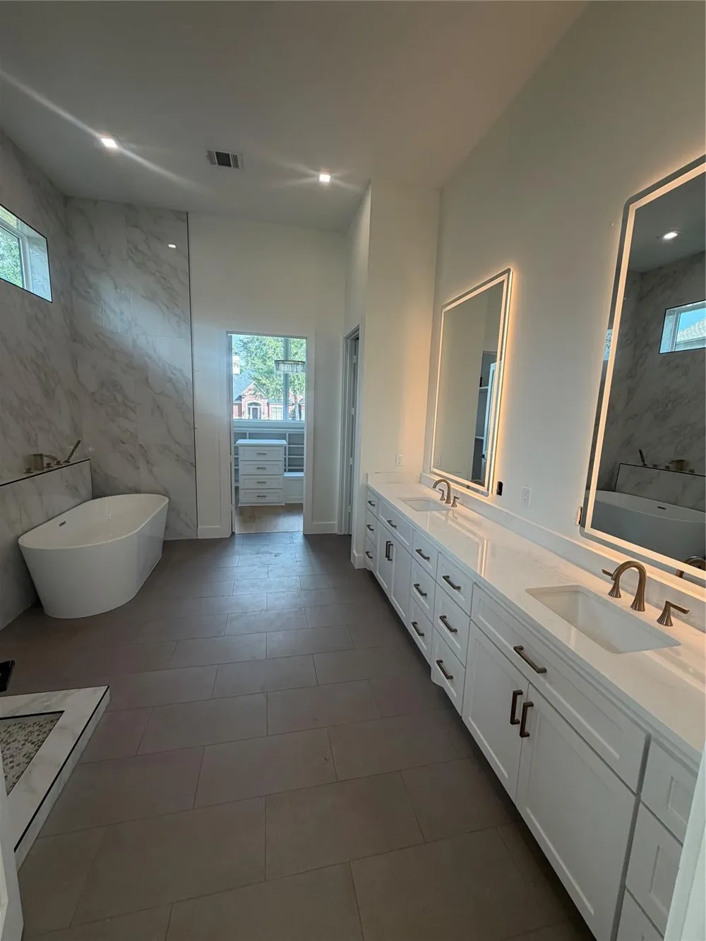 339 W Shore Lane Montgomery, TX 77356