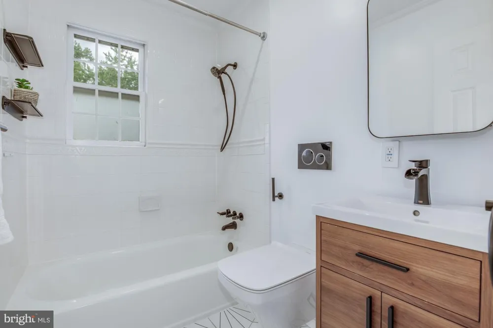 11405 ROKEBY AVENUE Garrett Park, MD 20896
