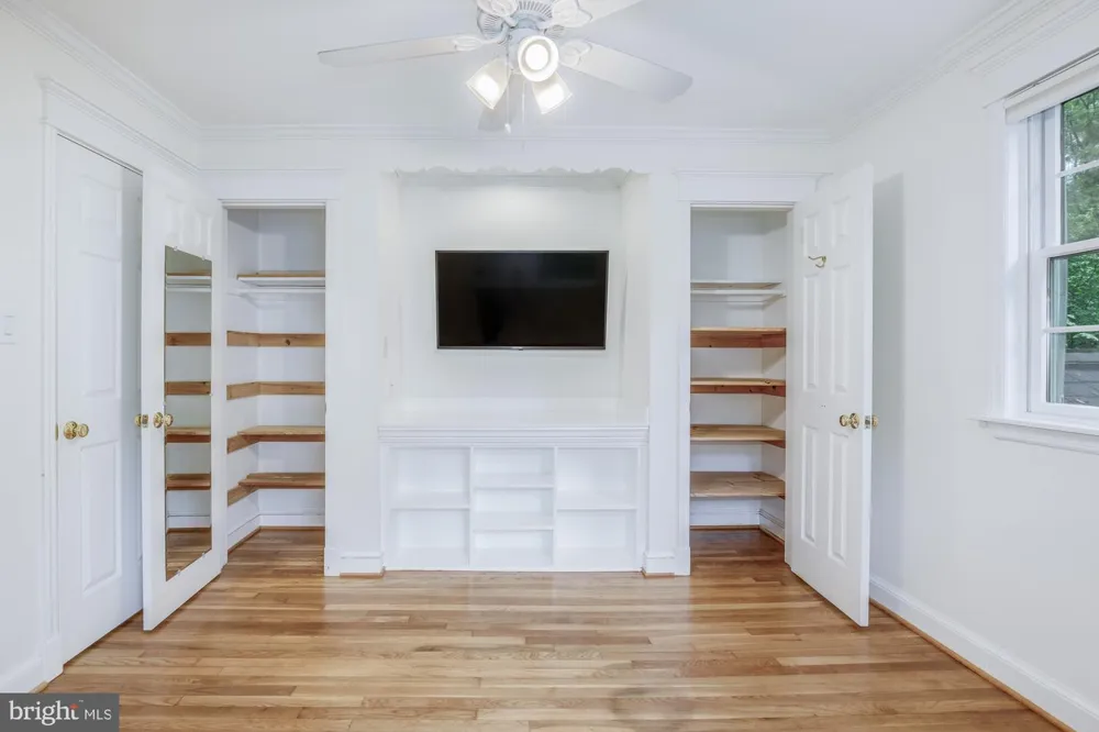 11405 ROKEBY AVENUE Garrett Park, MD 20896